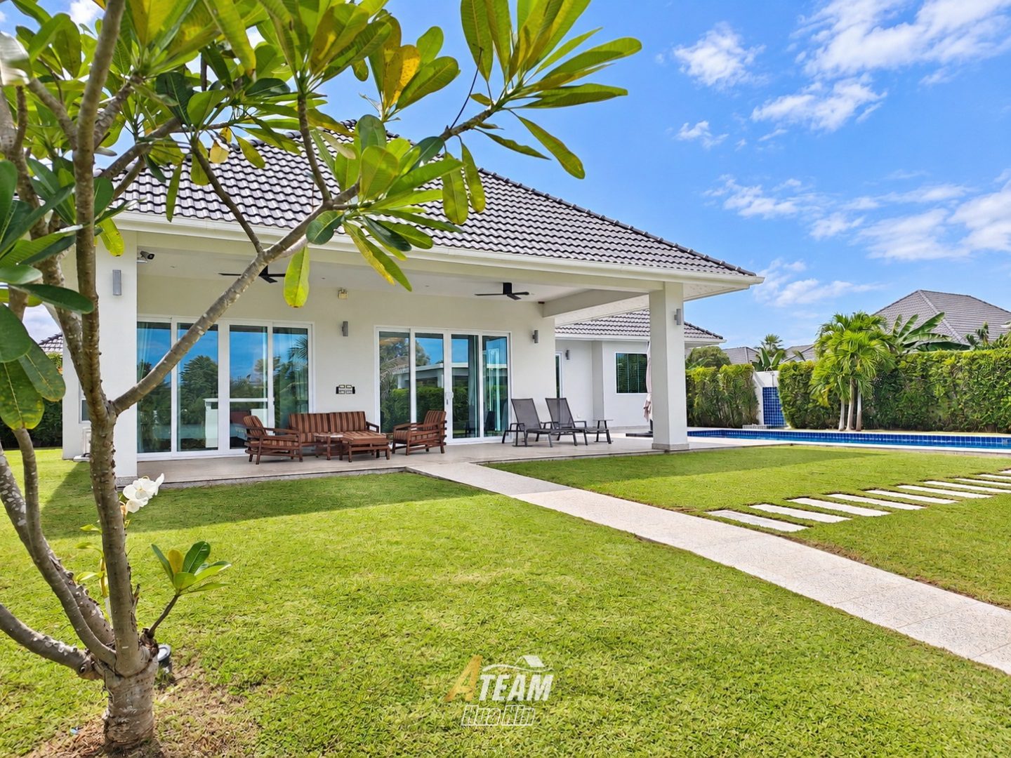 Like-New 3-Bedroom Pool Villa, thumbnail 4