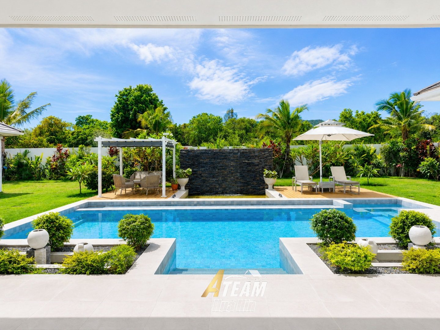 Luxury Villa with Huge Plot and Mountain View, thumbnail 9