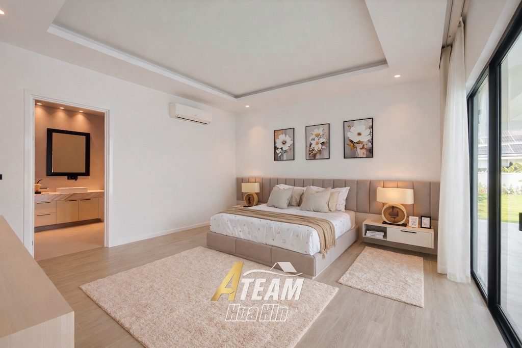 Prestigious 5-Bedroom Pool Villa on 2,622 sqm Prime Land, thumbnail 12