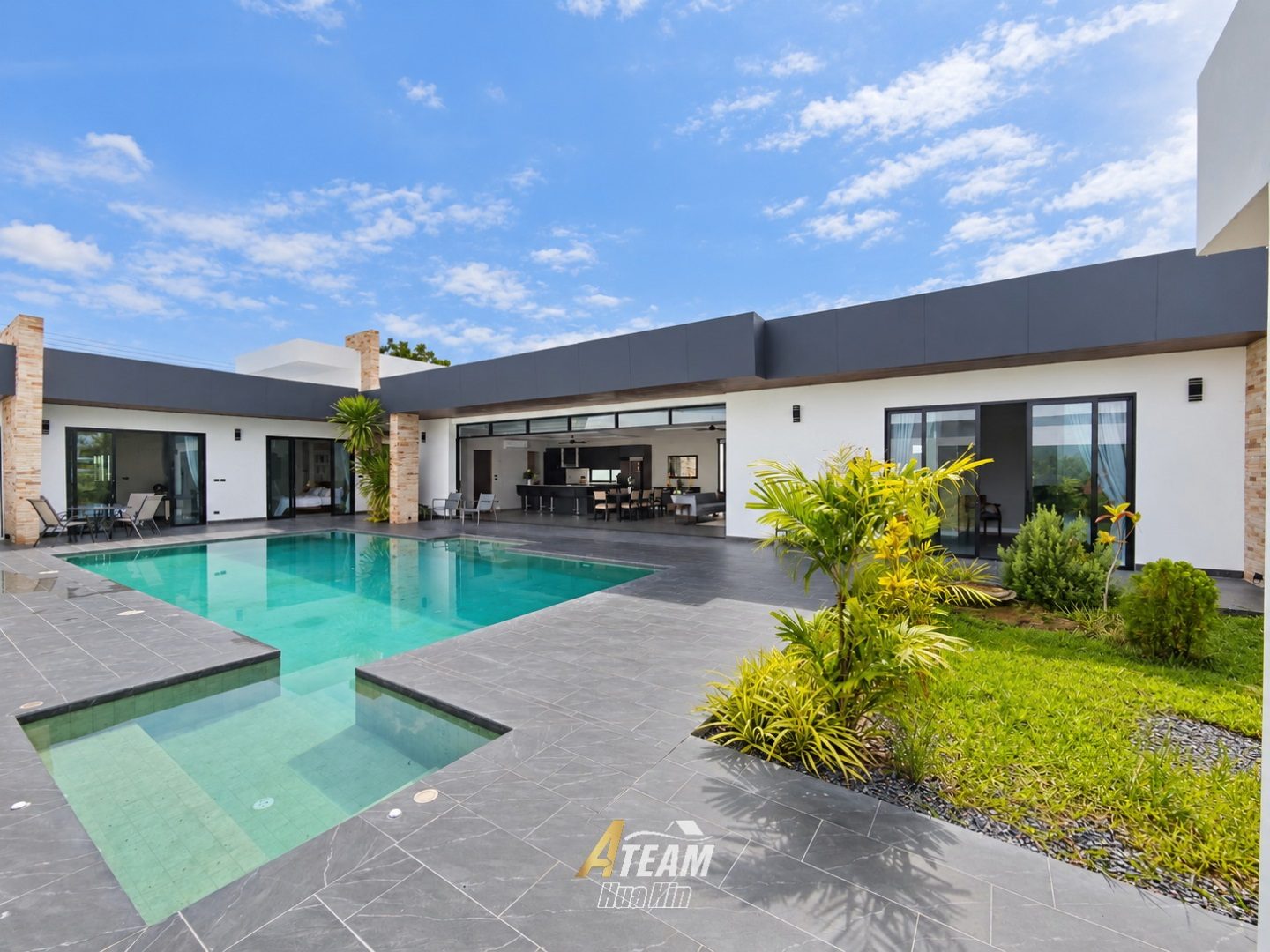 Beautiful Modern New-Build Pool Villa 