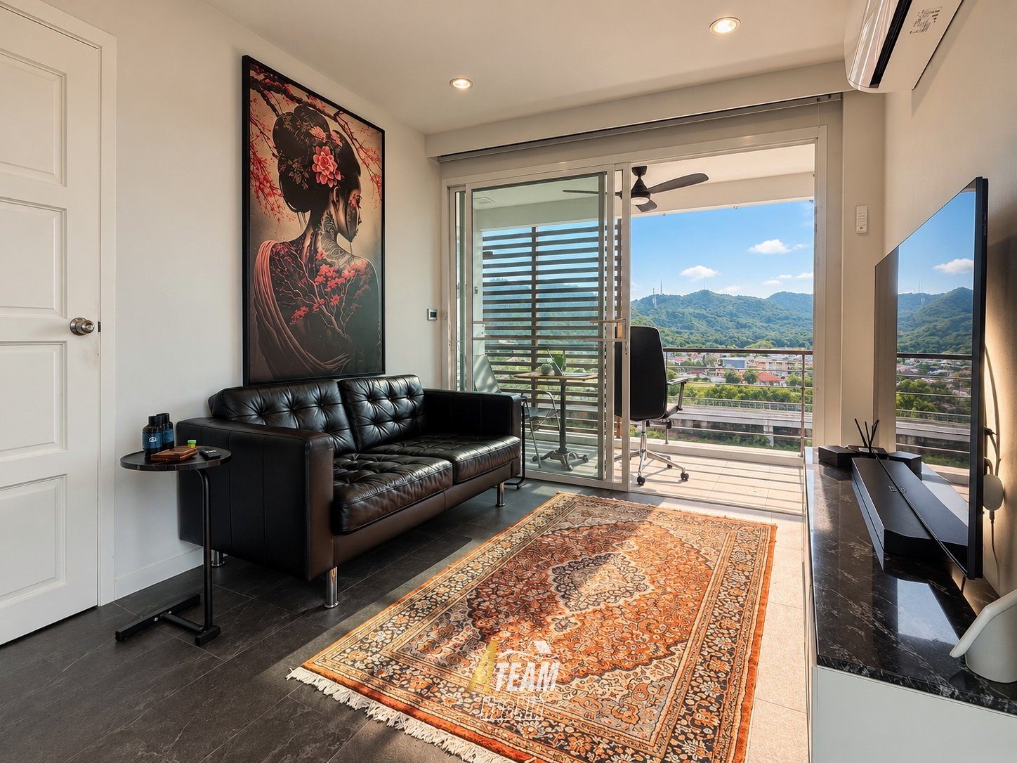 Fully Renovated Top-Floor Corner Condo at Tira Tiraa, thumbnail 12
