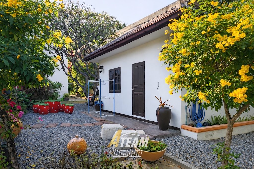 Luxury 6-Bedrooms Spacious 3,200 sqm Estate 5 min from city center — , thumbnail 31