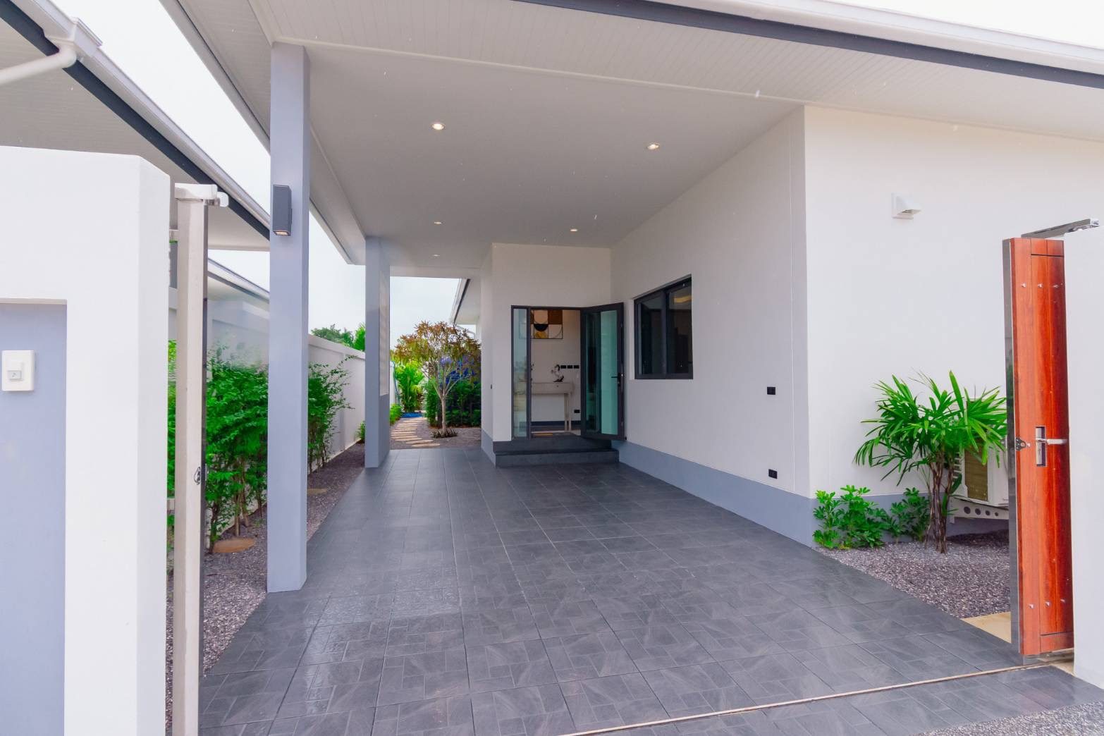 Beautifully Designed 3 Bed 3 Bath Private Pool Villa, thumbnail 2