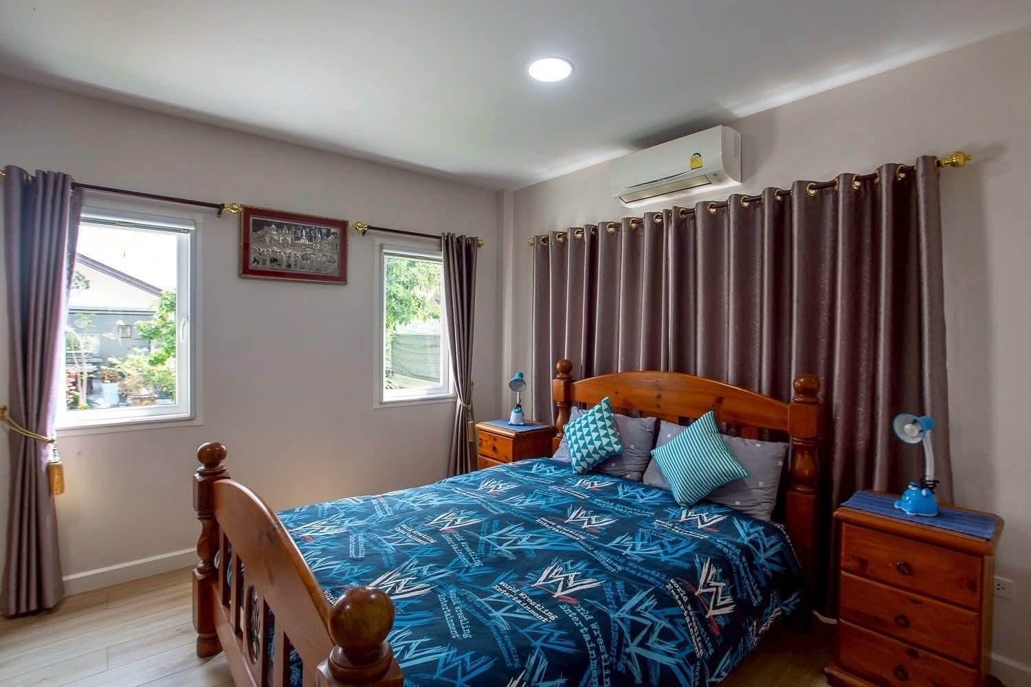 Impressive 7-Bedroom Mansion with Large Saltwater Pool in Cha-Am, thumbnail 17
