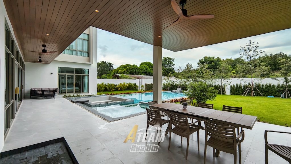 Luxury 4-Bedroom Pool Villa Surrounded by Mountains, thumbnail 5