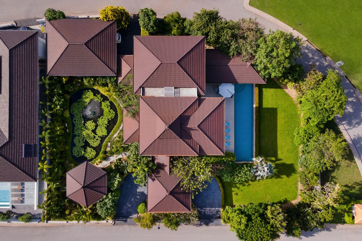 Elegant 6 Bedroom Mansion on a generous Landplot, thumbnail 57