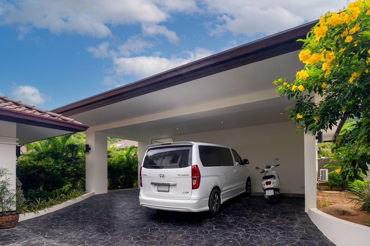 Elegant 6 Bedroom Mansion on a generous Landplot, thumbnail 26