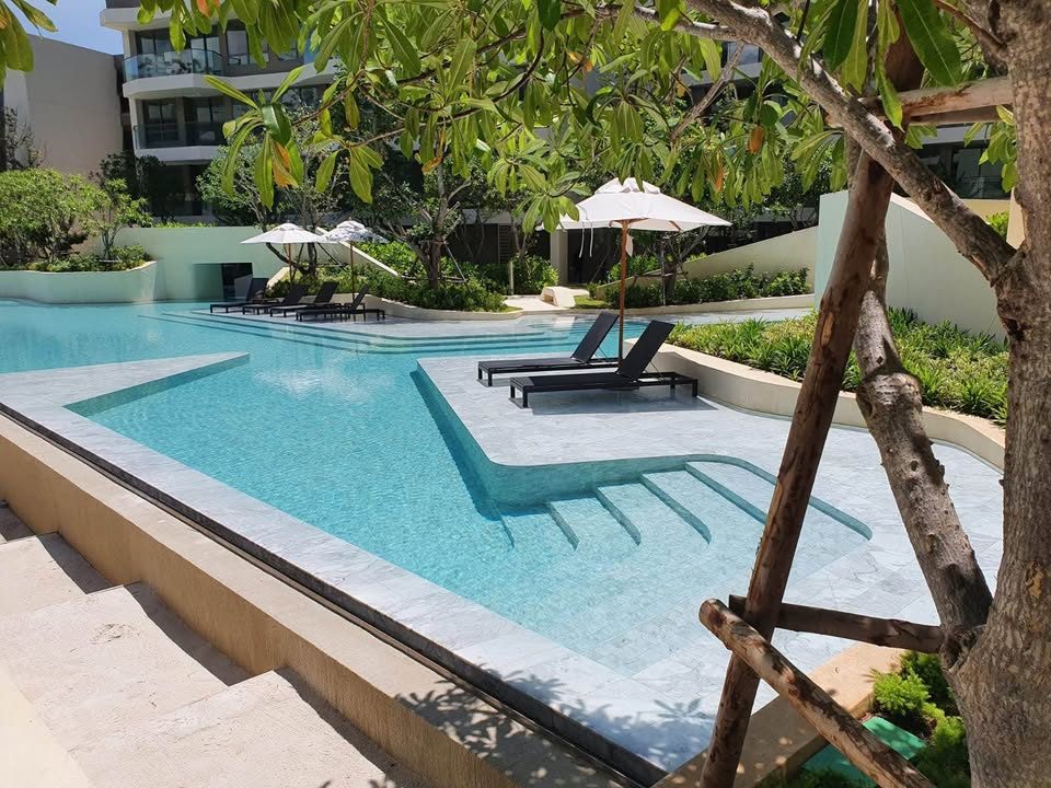 Beautiful 2-Bedroom Condo with Pool View at Veranda, Khao Takiab, thumbnail 2
