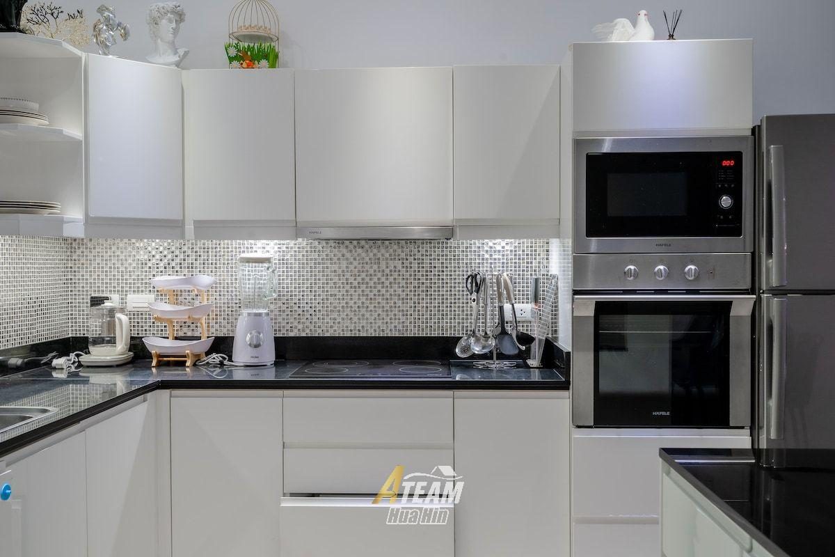 Luxury 3-Bedroom Pool Villa for Sale at Falcon Hill, Soi 102, thumbnail 17