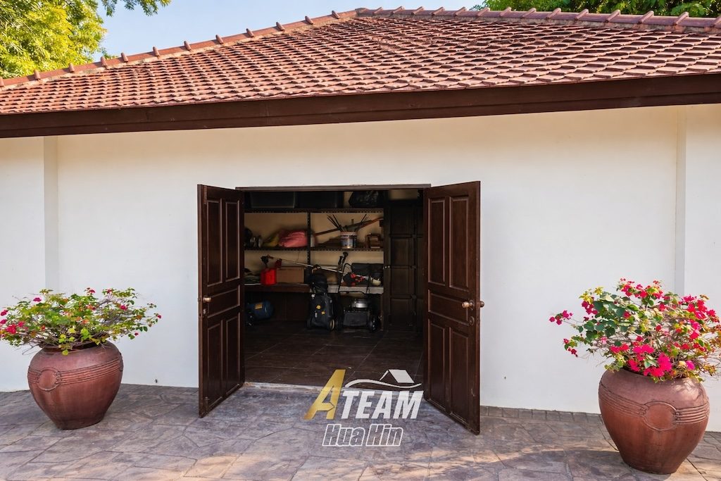 Luxury 6-Bedrooms Spacious 3,200 sqm Estate 5 min from city center — , thumbnail 26