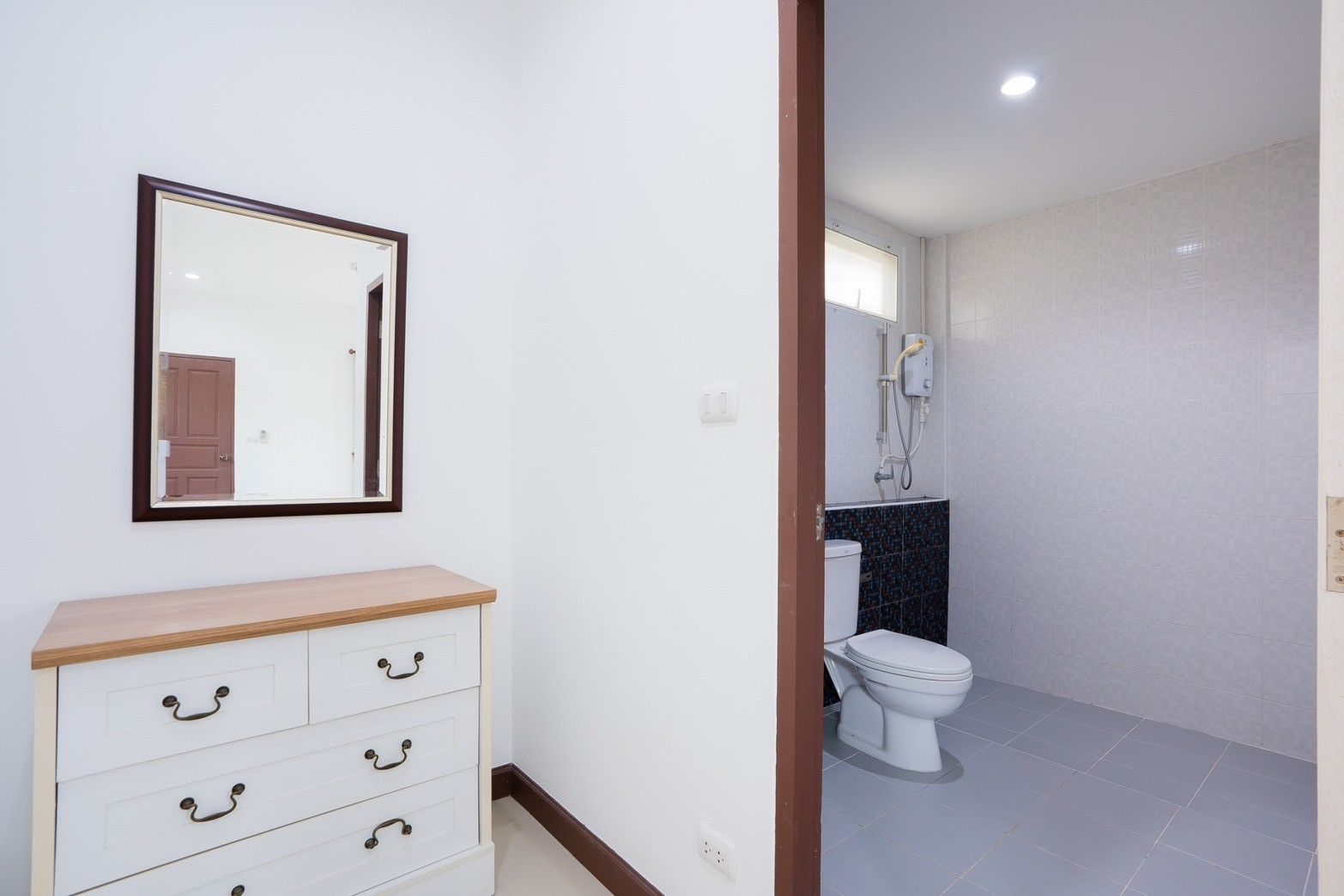 Spacious 4-Bedroom Freehold Pool Villa in Hin Lek Fai, thumbnail 6
