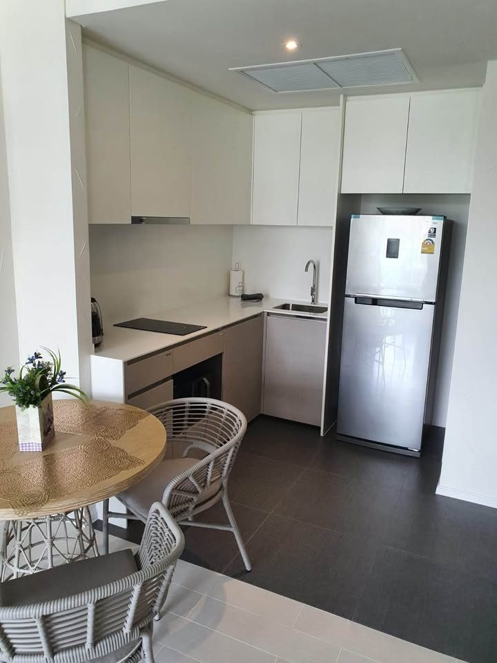 Beautiful 2-Bedroom Condo with Pool View at Veranda, Khao Takiab, thumbnail 6