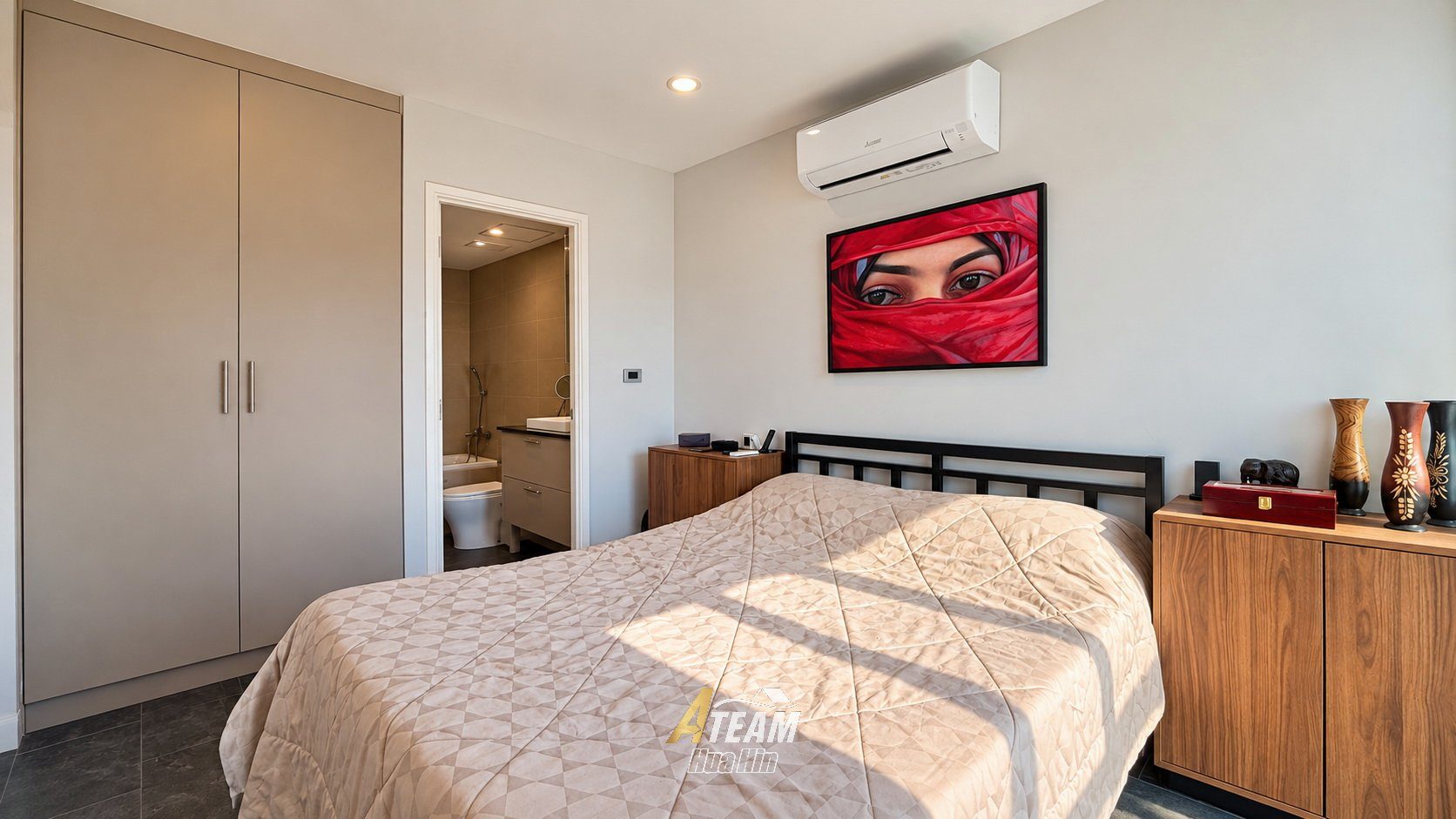 Fully Renovated Top-Floor Corner Condo at Tira Tiraa, thumbnail 19