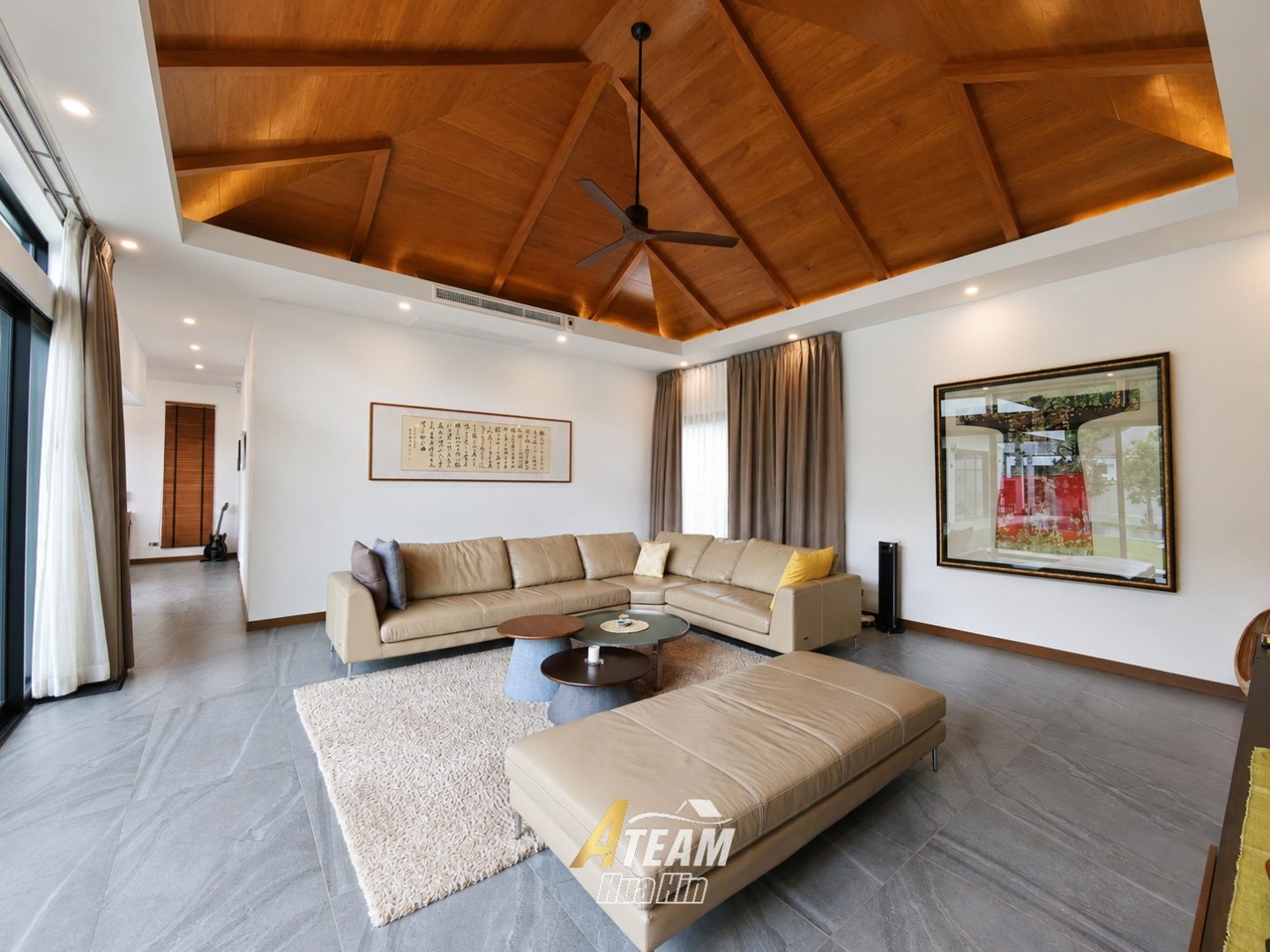 Impressive 5 Bedroom 4 Bathroom luxury pool villa, thumbnail 11