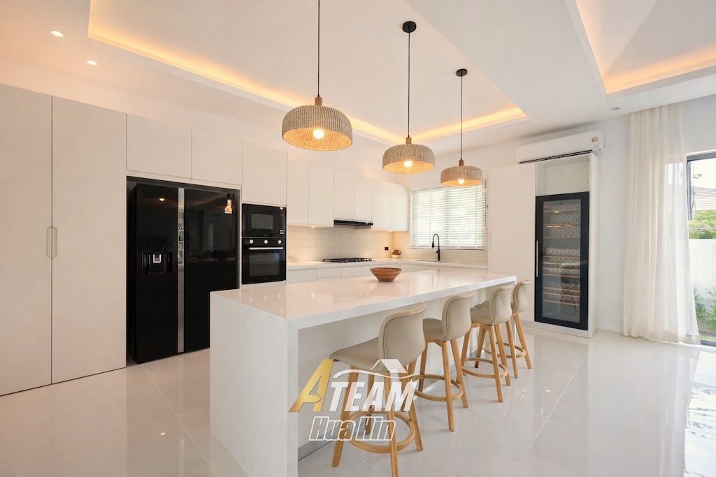 Prestigious 5-Bedroom Pool Villa on 2,622 sqm Prime Land, thumbnail 18
