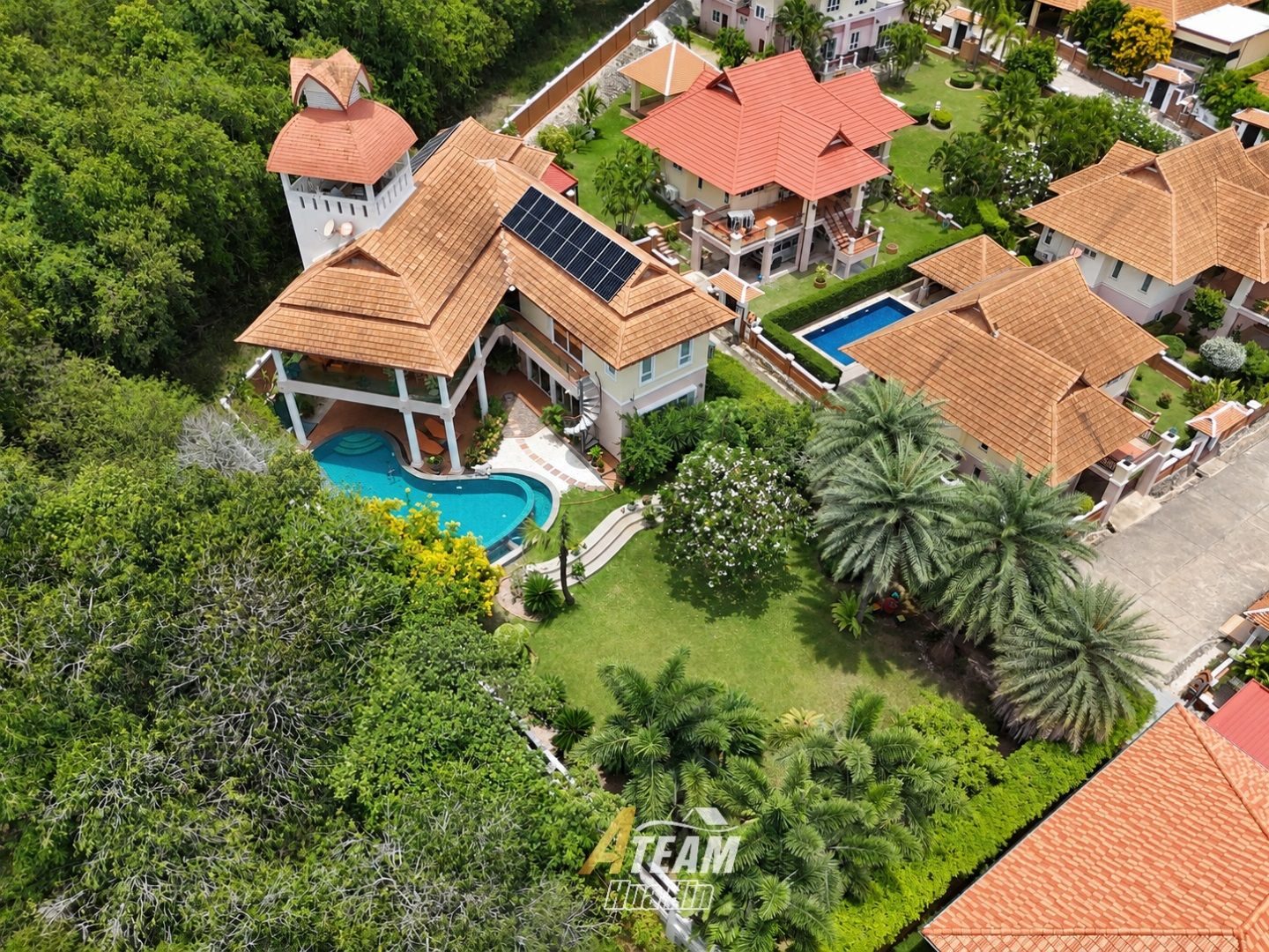 Exceptional 4-Bedroom mansion in Emerald Heights , thumbnail 3