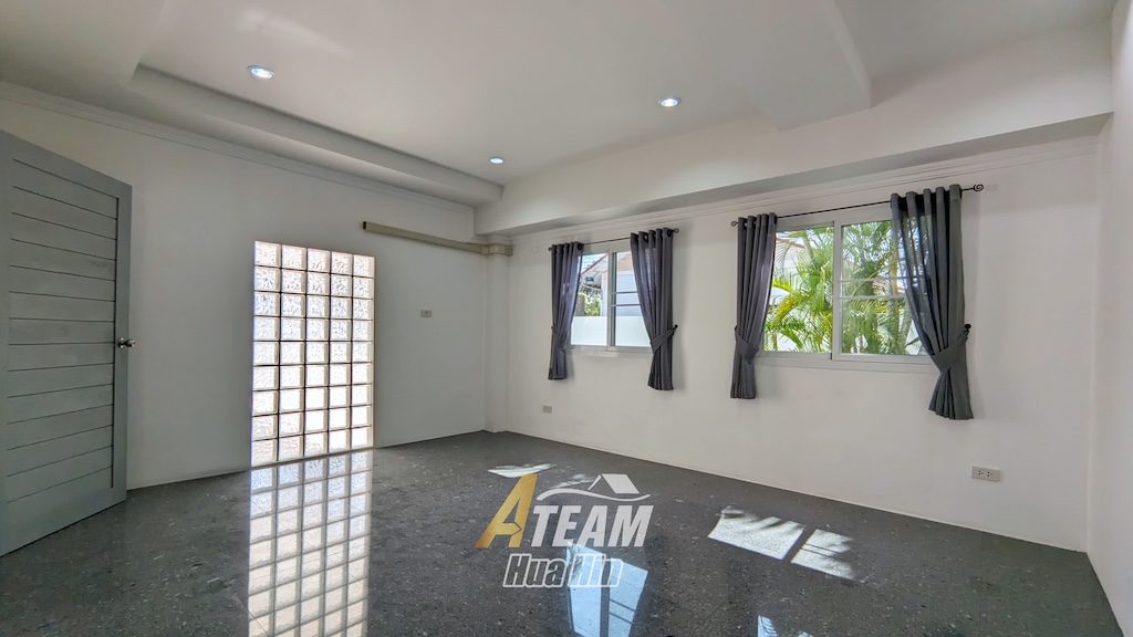 5-Bedroom House for Sale in Hua Hin Center, thumbnail 8
