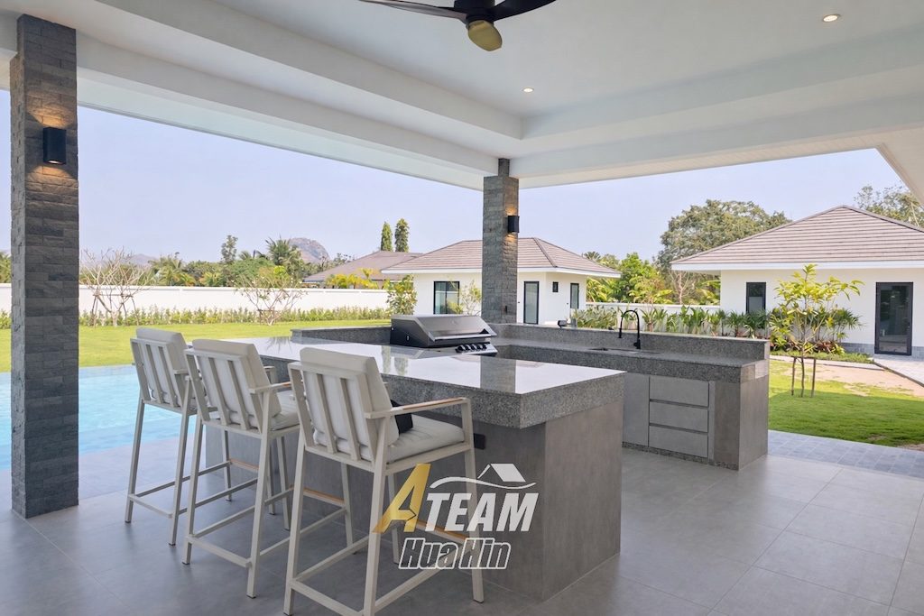 Prestigious 5-Bedroom Pool Villa on 2,622 sqm Prime Land, thumbnail 5