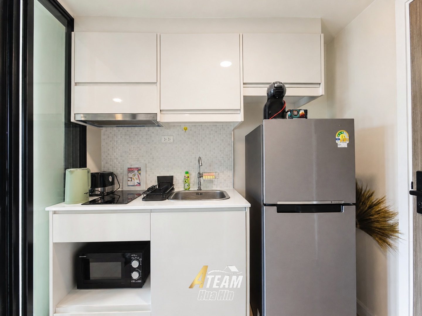 Fully Furnished Pool-View Condo at Mira Monte, thumbnail 4