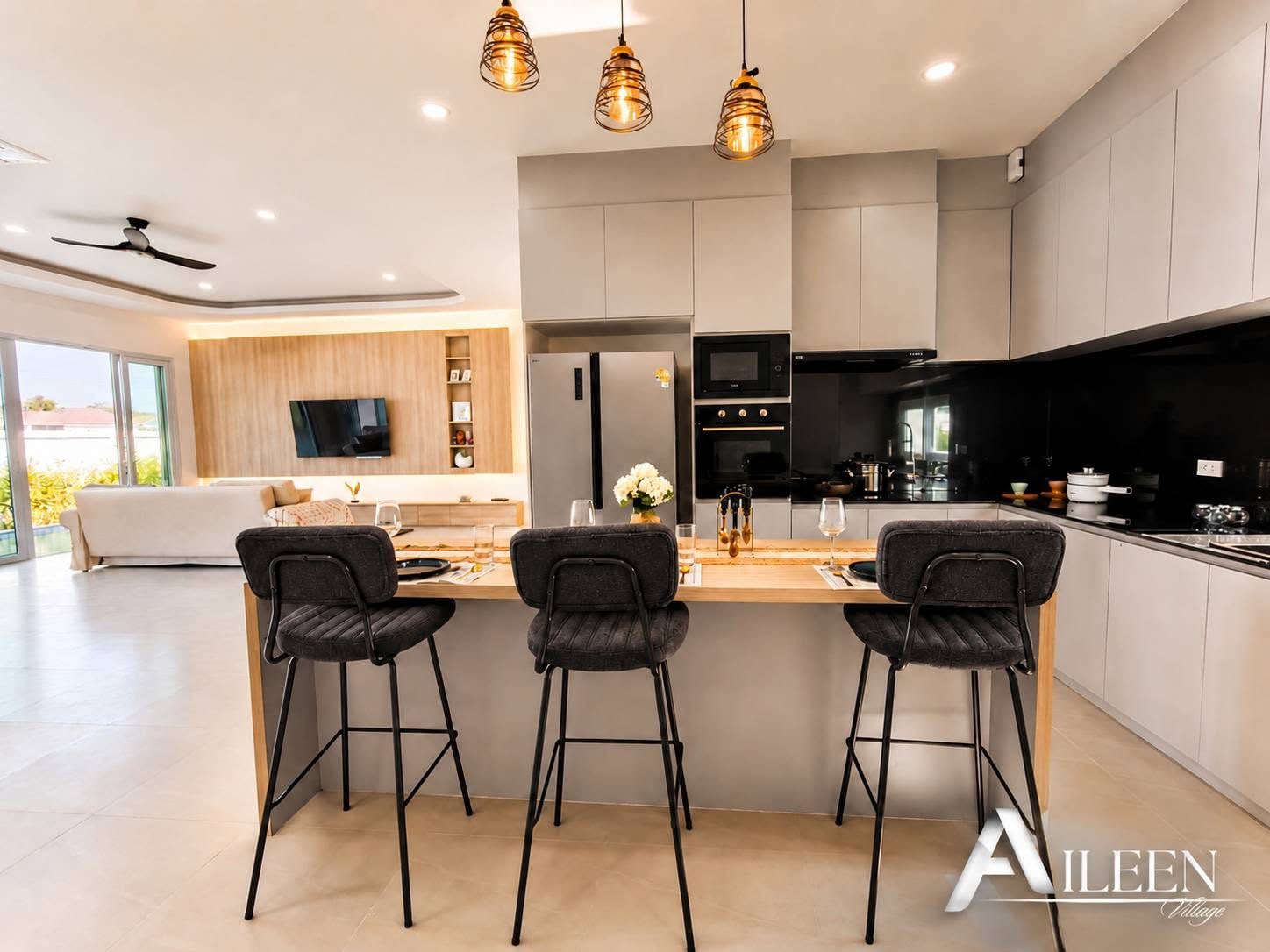 Beautyful 3 Bed 3 Bath Pool Villa in prime locataion Soi 88, thumbnail 4