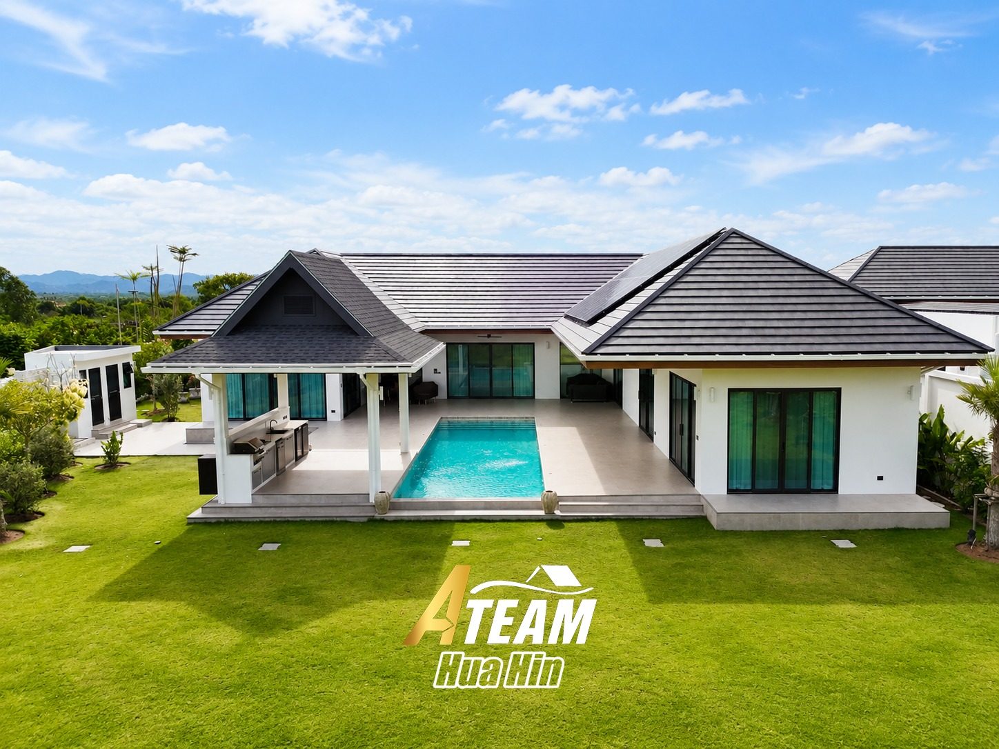 Luxe poolvilla met bergzicht te huur in Hillside Hamlet Homes 9