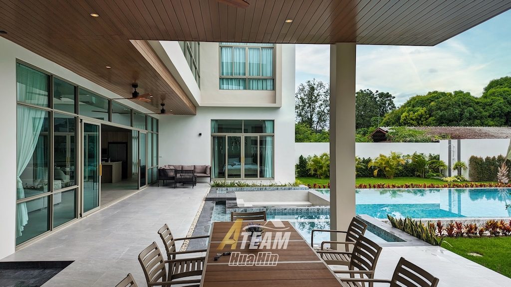 Luxury 4-Bedroom Pool Villa Surrounded by Mountains, thumbnail 11