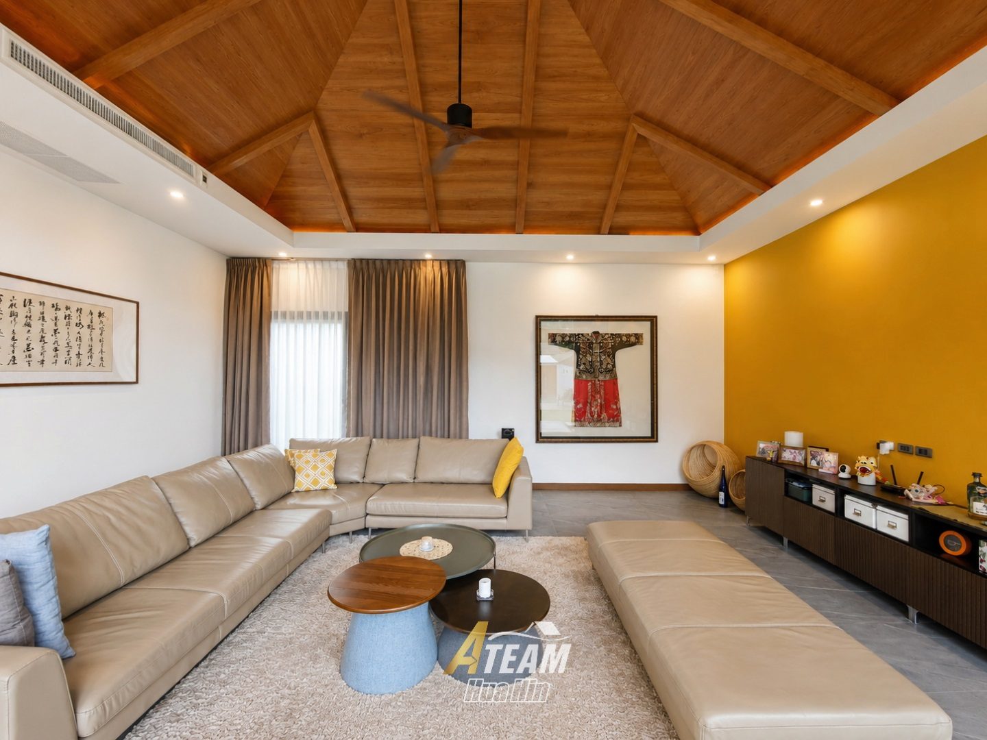 Impressive 5 Bedroom 4 Bathroom luxury pool villa, thumbnail 13