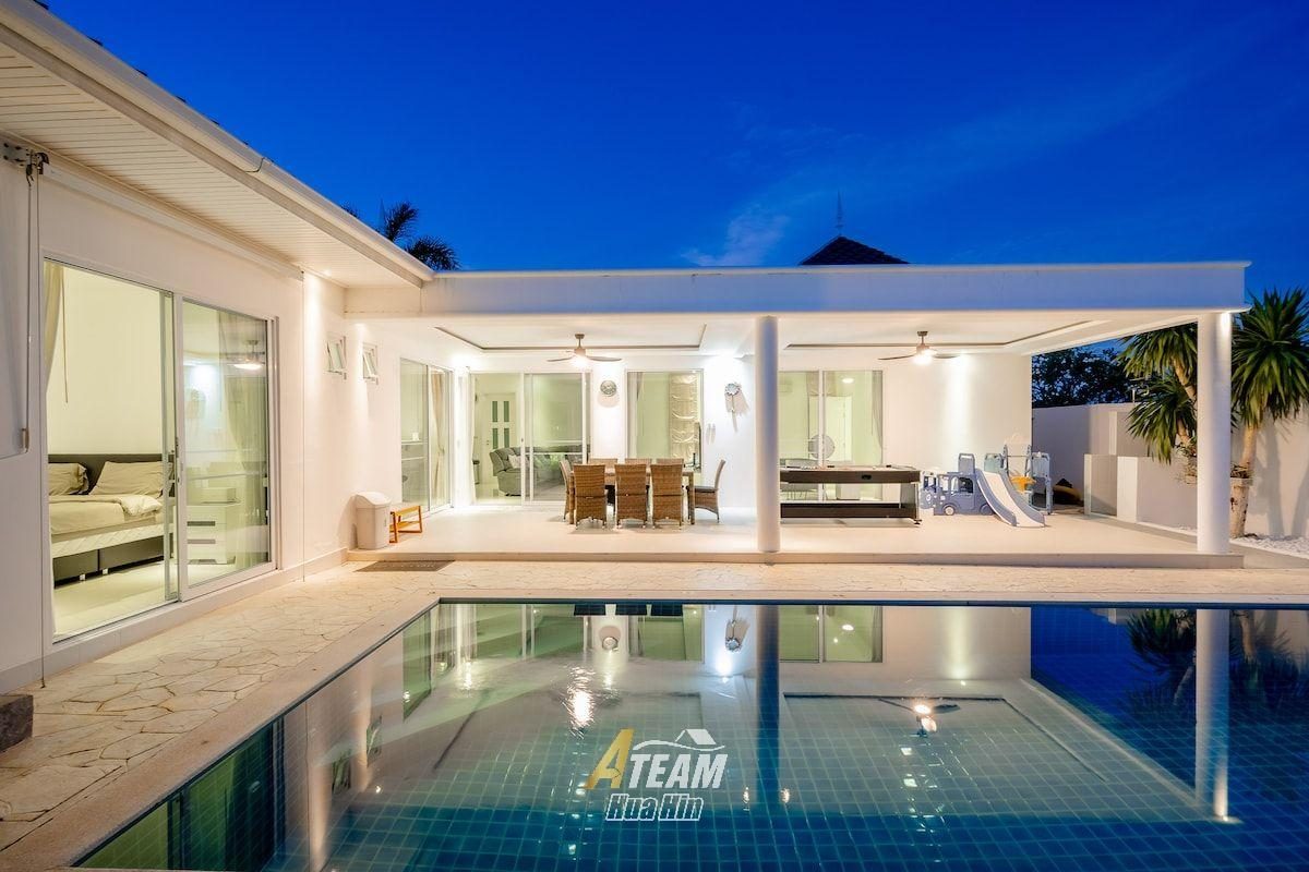 Luxury 3-Bedroom Pool Villa for Sale at Falcon Hill, Soi 102, thumbnail 2