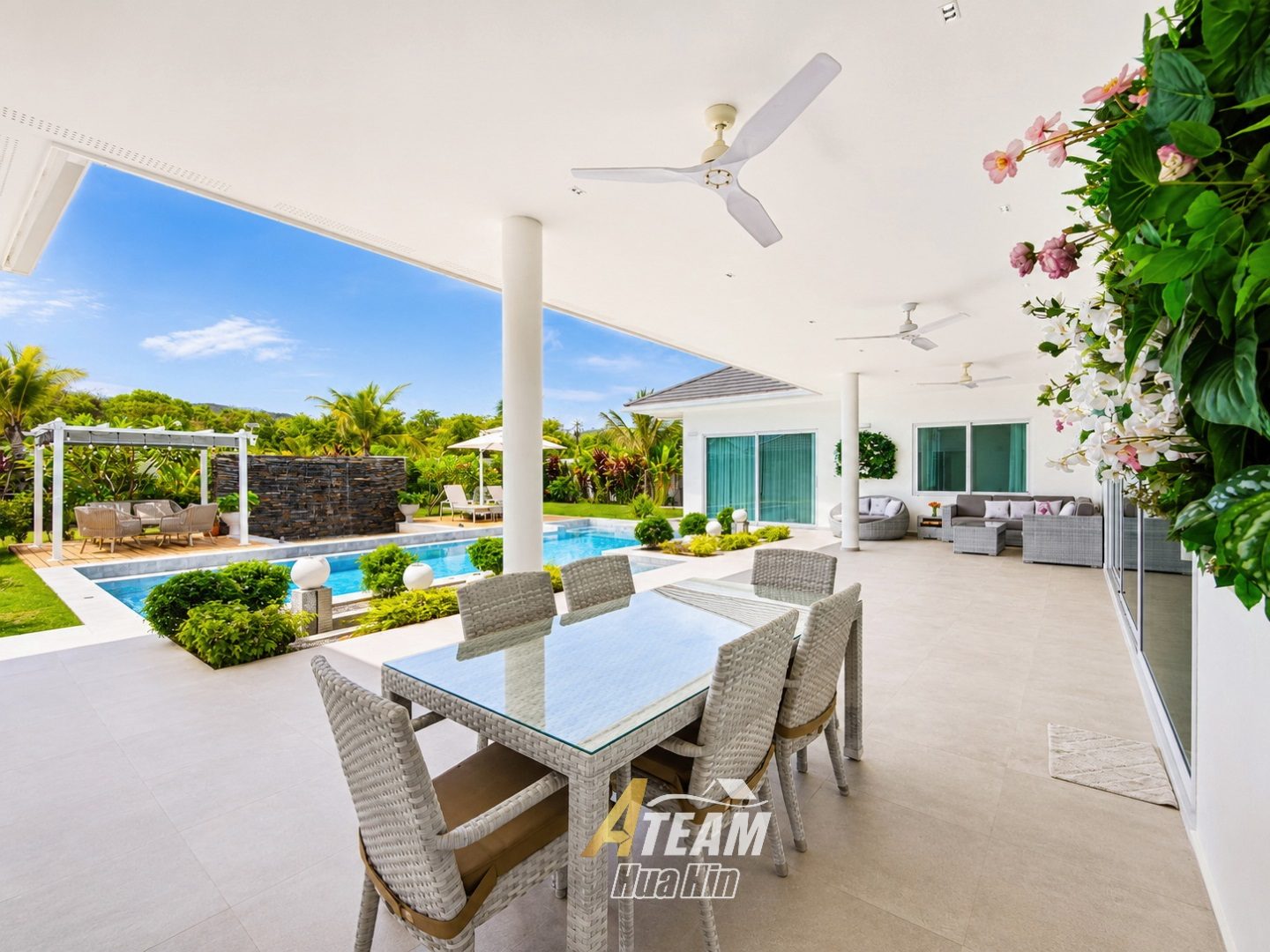 Luxury Villa with Huge Plot and Mountain View, thumbnail 12