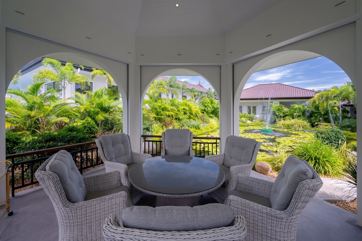 Elegant 6 Bedroom Mansion on a generous Landplot, thumbnail 13