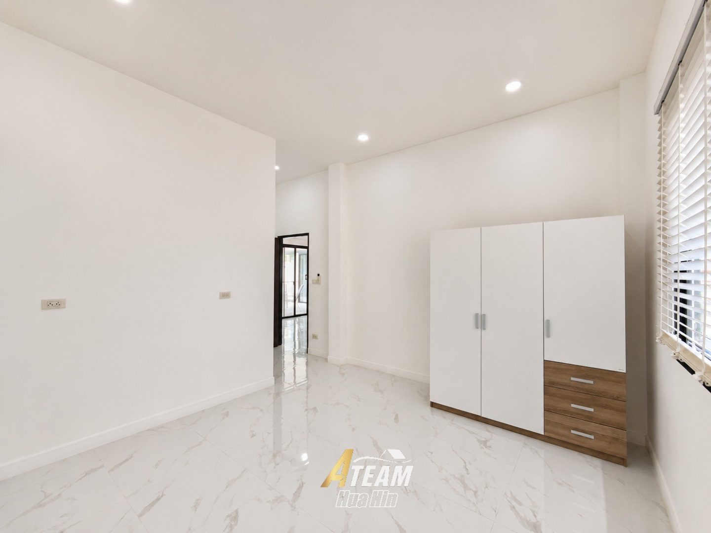 3-Bedroom Pool Villa in Prime Hua Hin Location, thumbnail 17