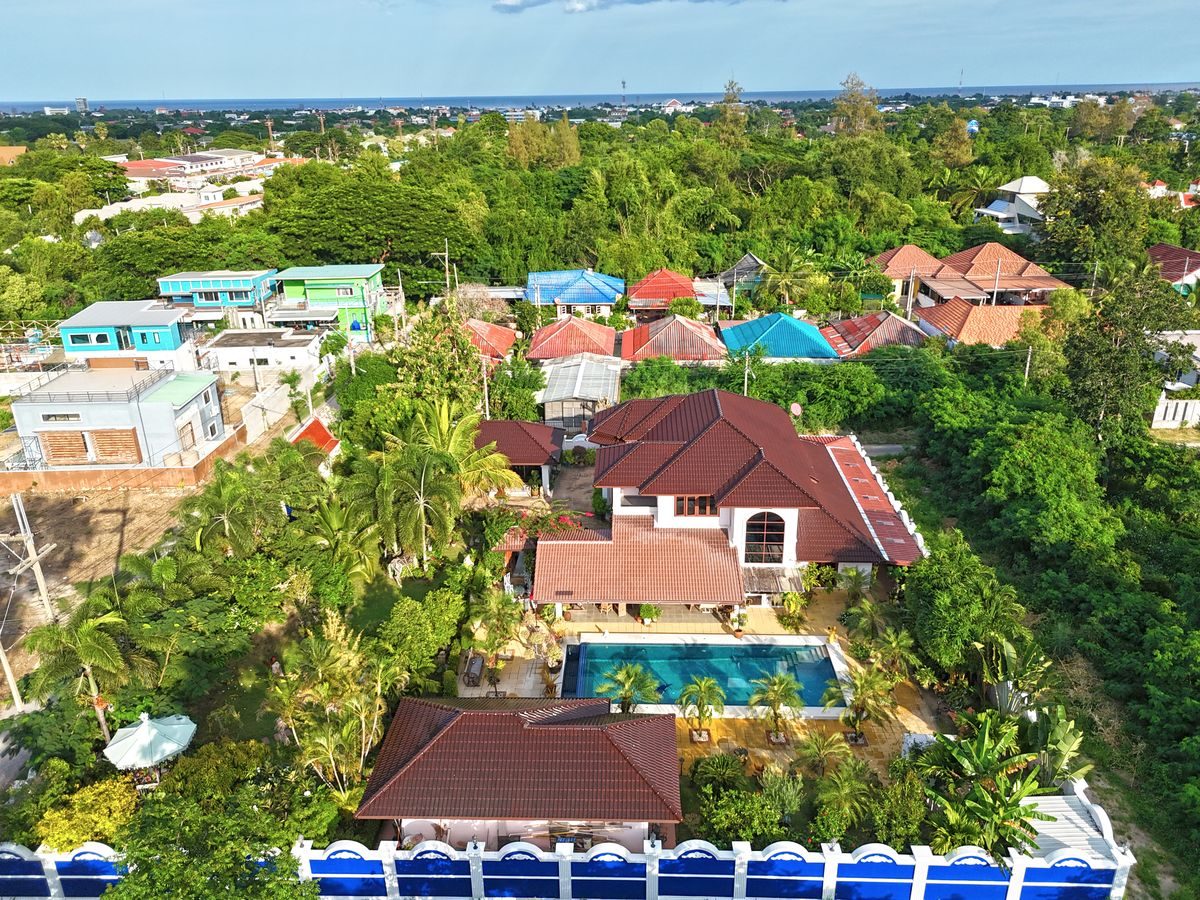 Unique Mansion on 1 Rai with incredible tropical  garden, thumbnail 6