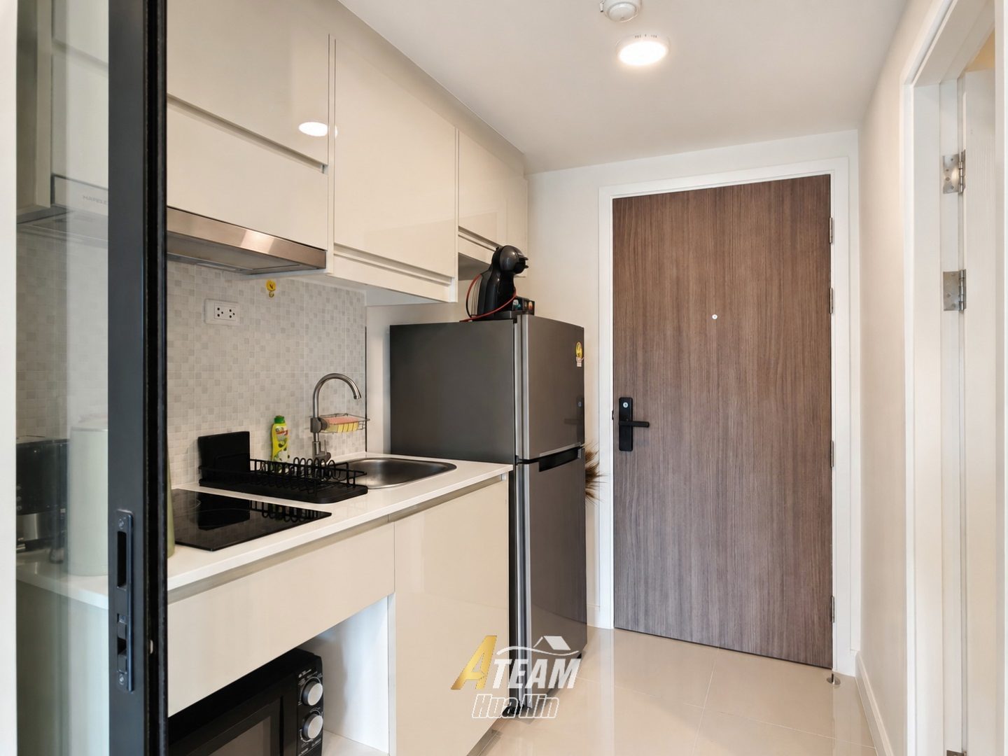 Fully Furnished Pool-View Condo at Mira Monte, thumbnail 3