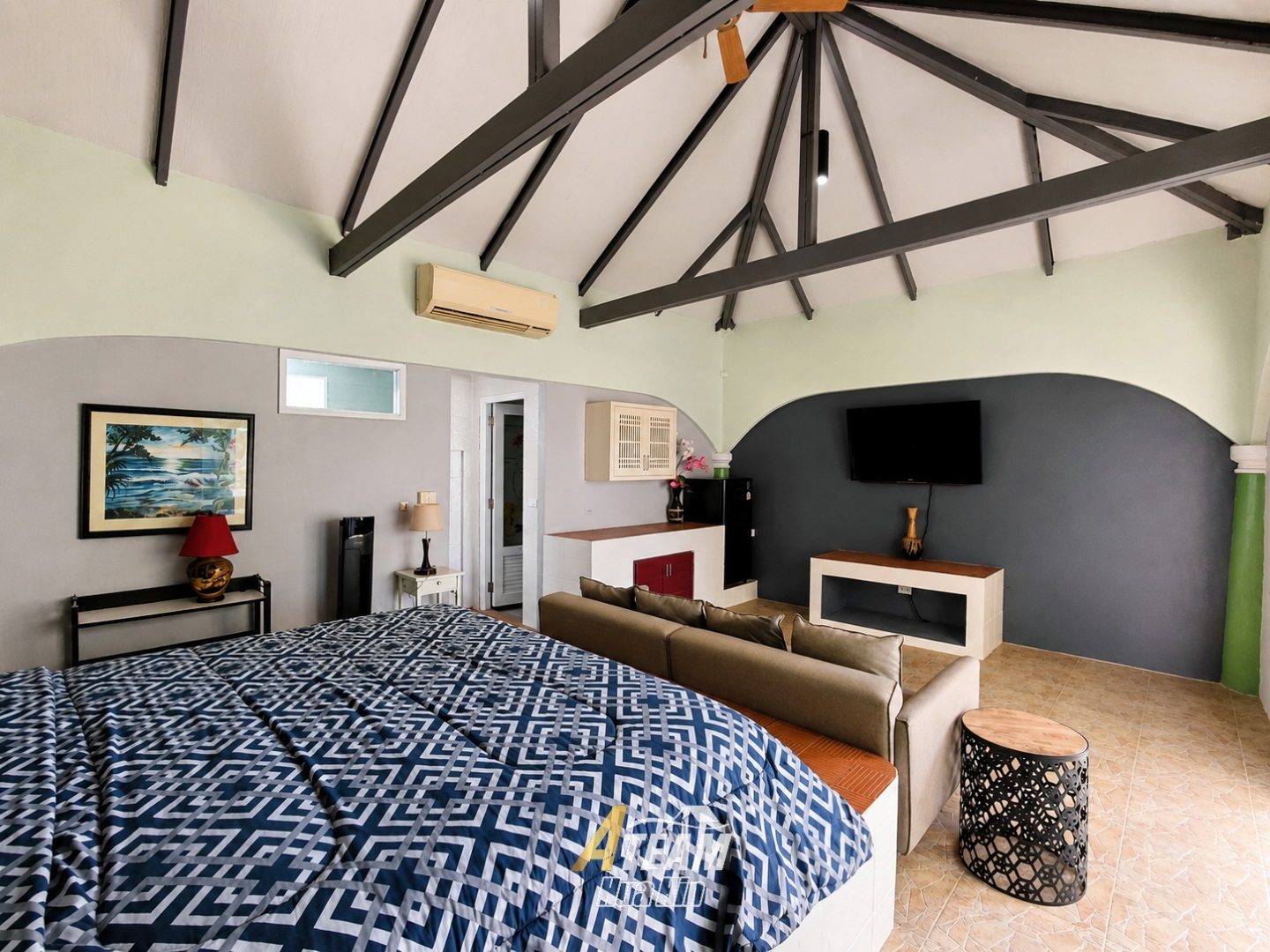 Unique Renovation Opportunity at Stuart Park with Mountain Views, thumbnail 4