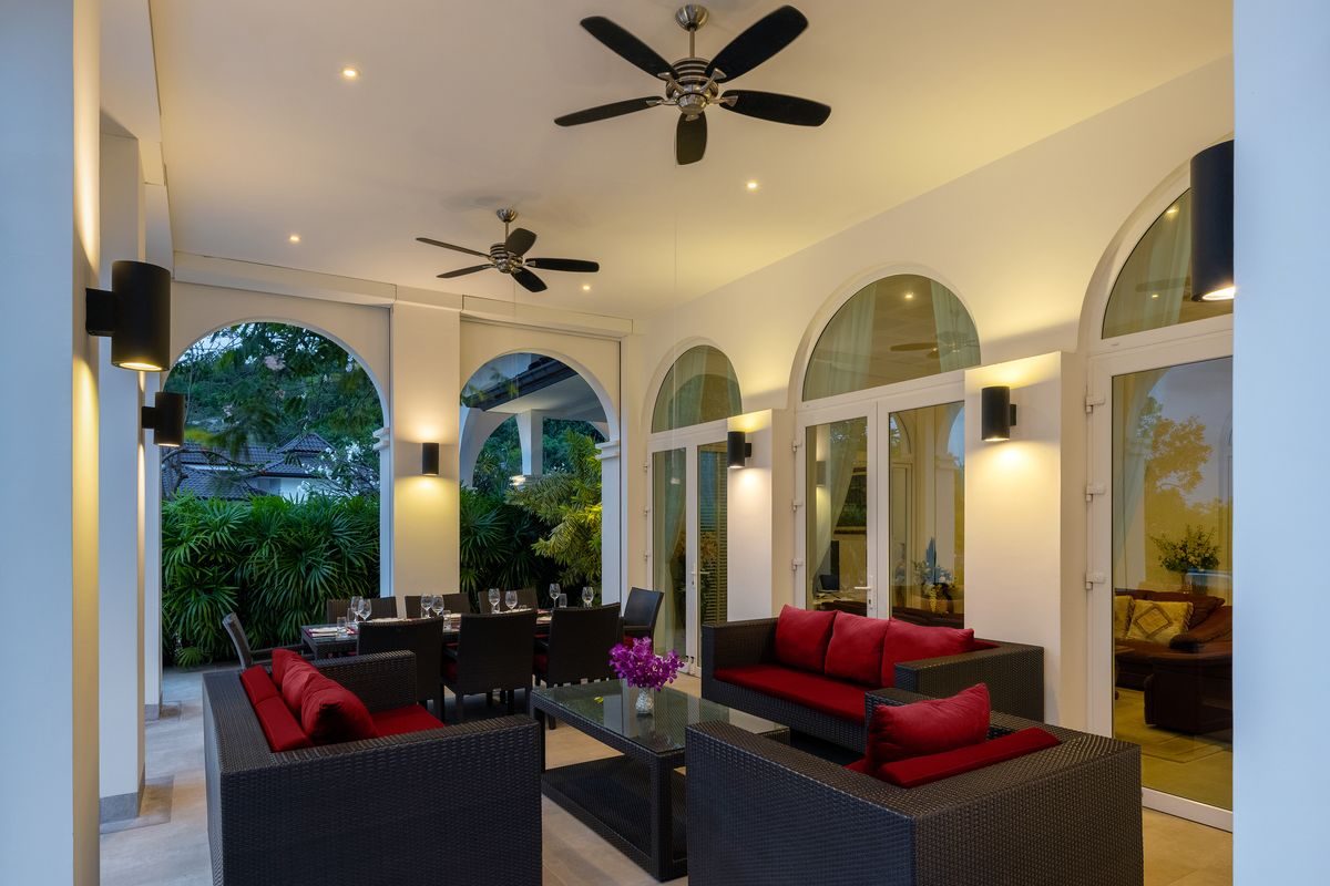 Elegant 6 Bedroom Mansion on a generous Landplot, thumbnail 18