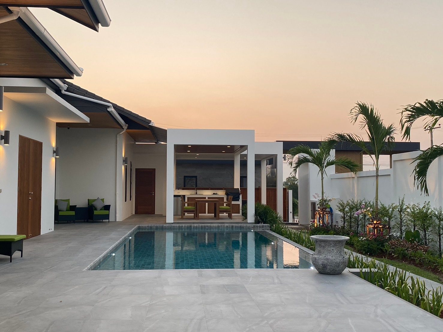 Modern 3-Bedroom Pool Villa Near Soi 102 & Pineapple Valley Golf Club, thumbnail 15