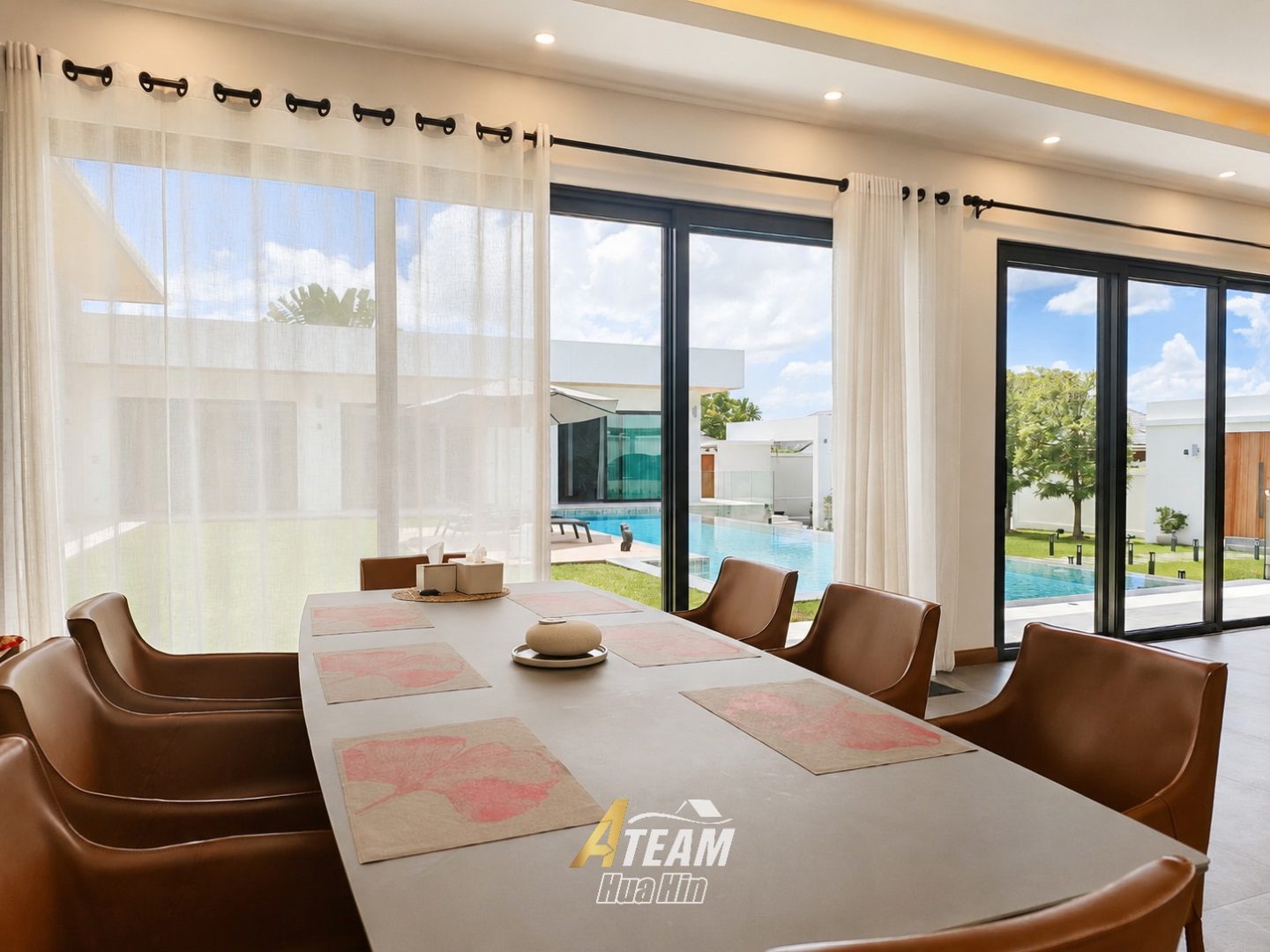 Impressive 5 Bedroom 4 Bathroom luxury pool villa, thumbnail 8
