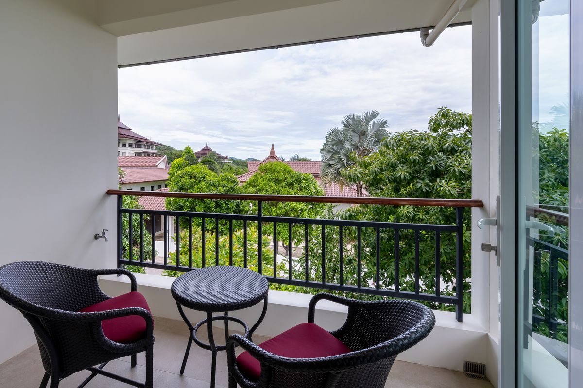 Elegant 6 Bedroom Mansion on a generous Landplot, thumbnail 65