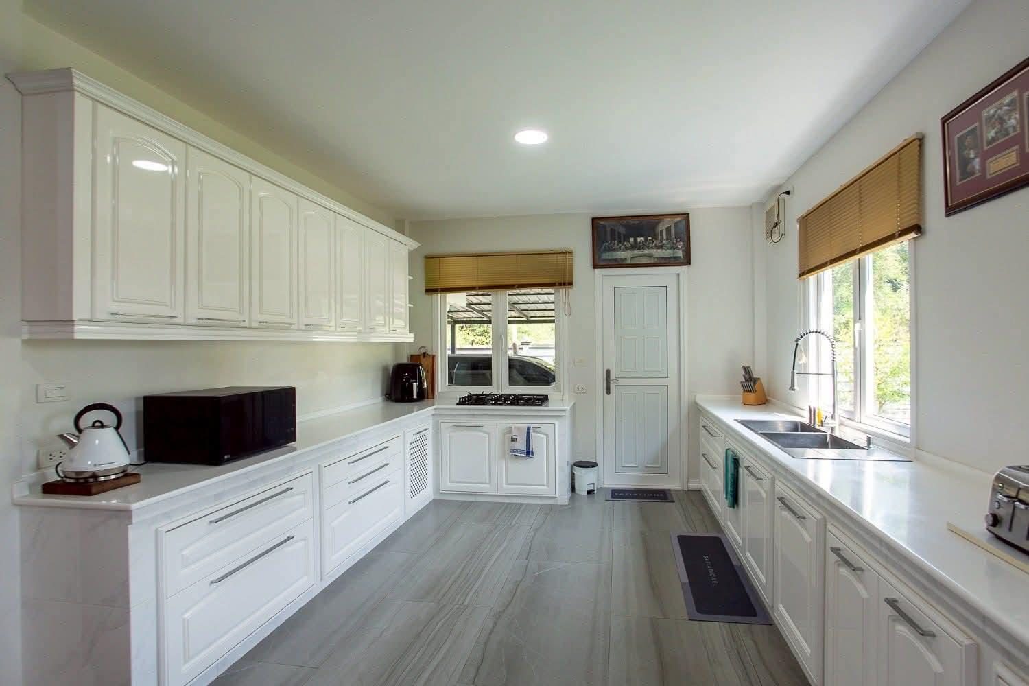 Impressive 7-Bedroom Mansion with Large Saltwater Pool in Cha-Am, thumbnail 27