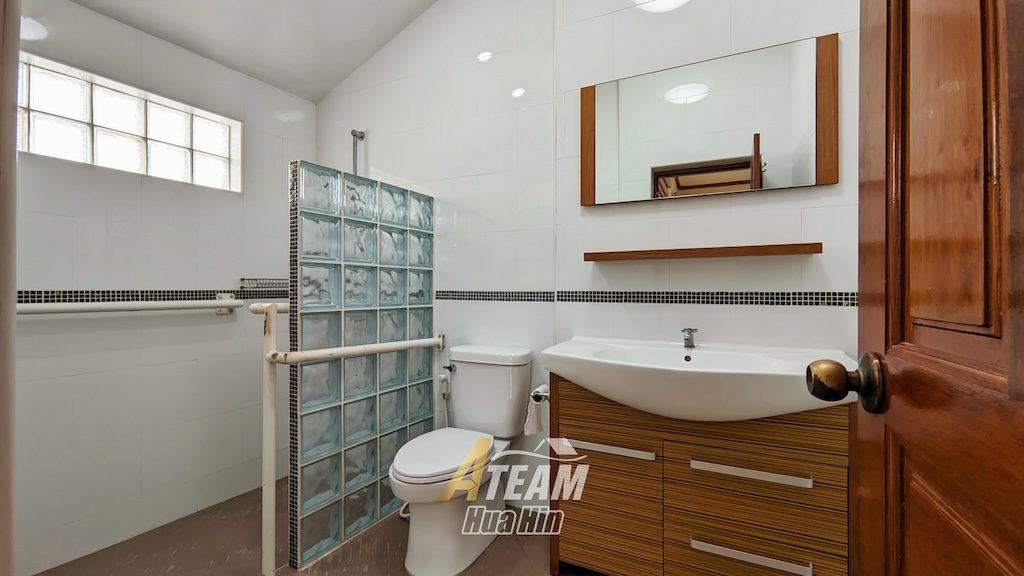 Beautiful  3-Bedroom Pool Villa in Soi 102, Hua Hin, thumbnail 11