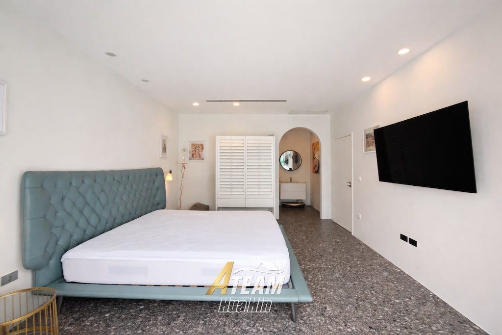 Modern 3 Bed 3 Bath Pool Villa at Black Mountain Golf Club, thumbnail 5