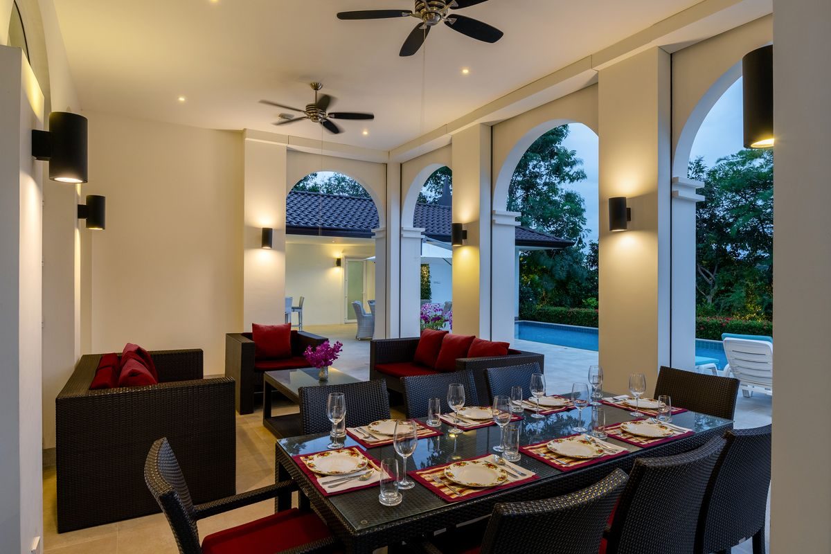 Elegant 6 Bedroom Mansion on a generous Landplot, thumbnail 5