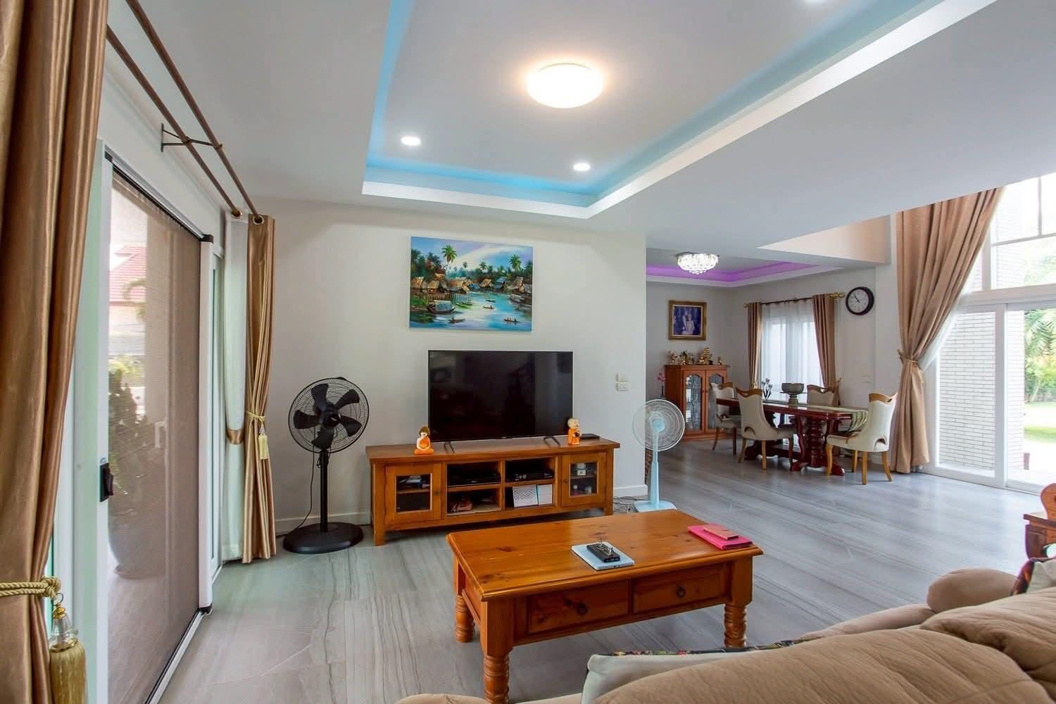 Impressive 7-Bedroom Mansion with Large Saltwater Pool in Cha-Am, thumbnail 23