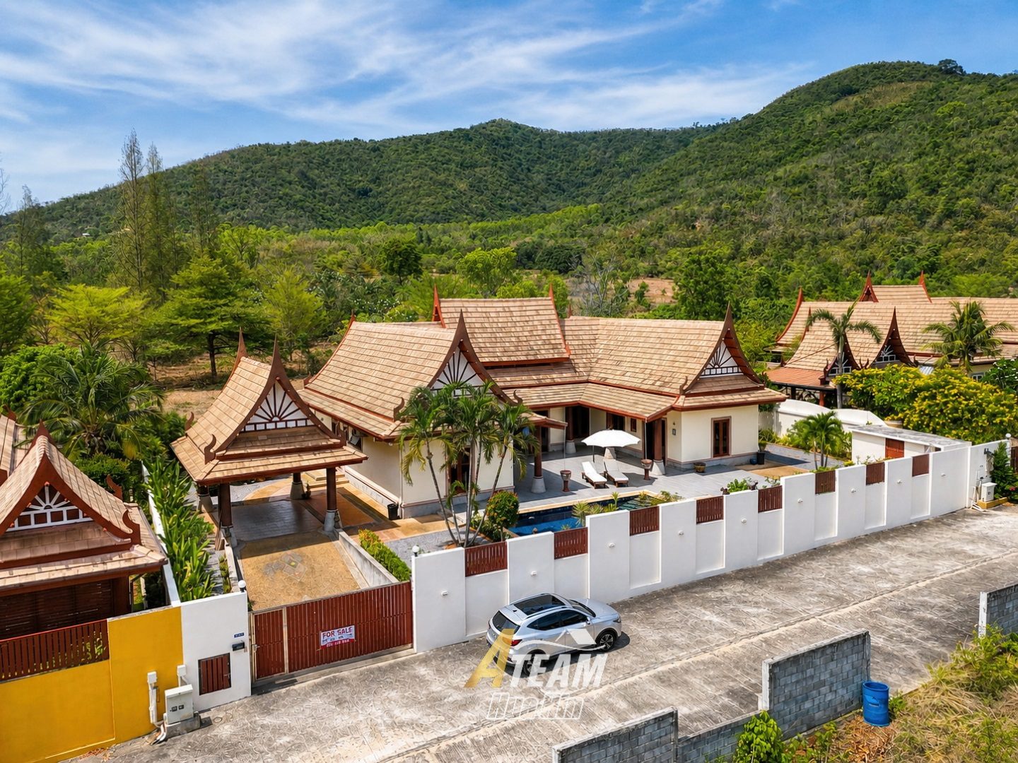 Tropical Pool Villa on a Large  Land Plot
