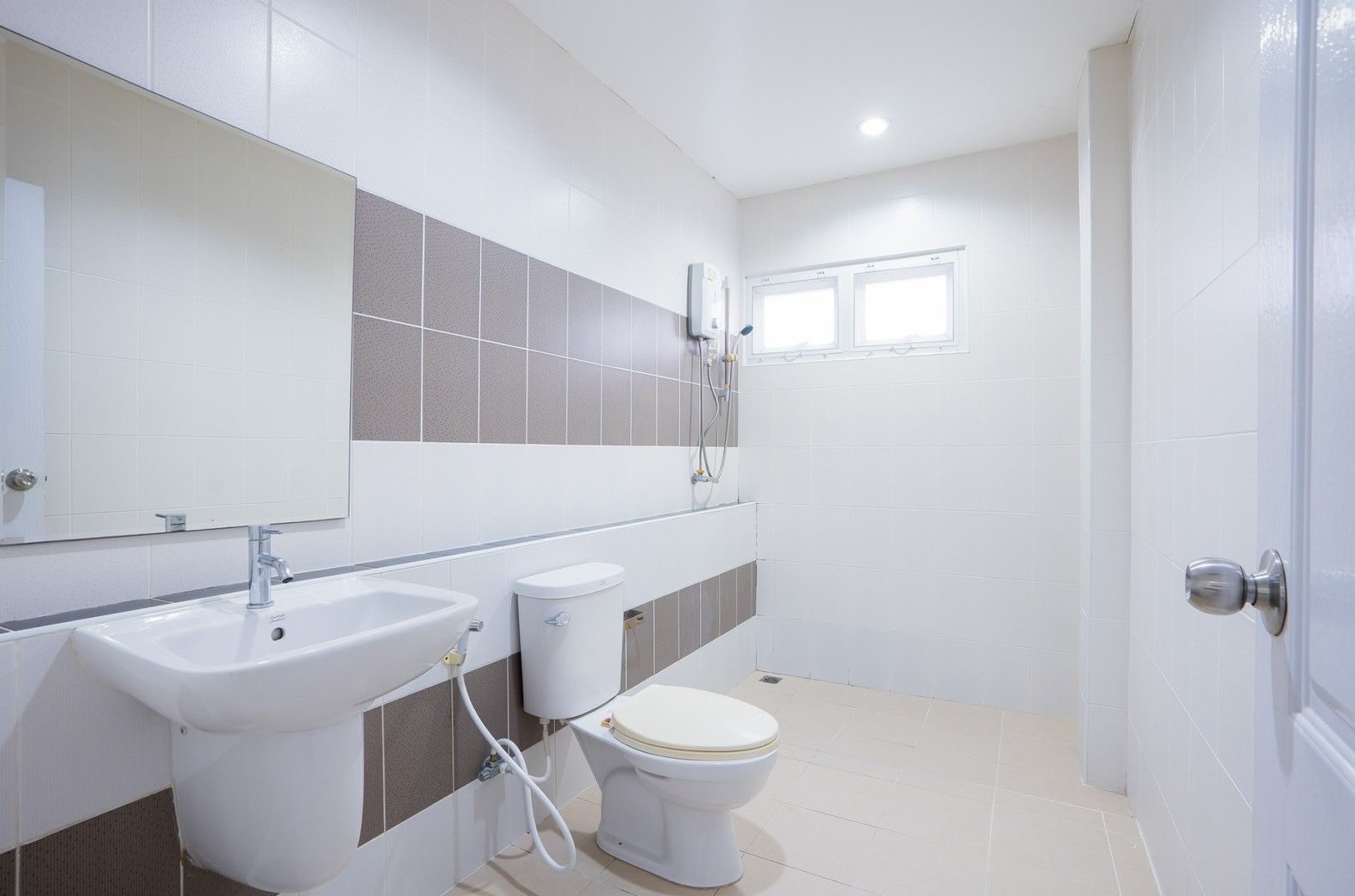Spacious 4-Bedroom Freehold Pool Villa in Hin Lek Fai, thumbnail 12