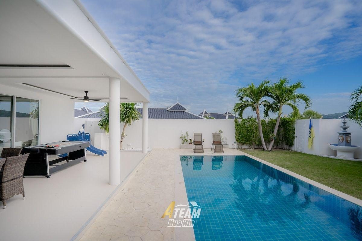Luxury 3-Bedroom Pool Villa for Sale at Falcon Hill, Soi 102, thumbnail 11