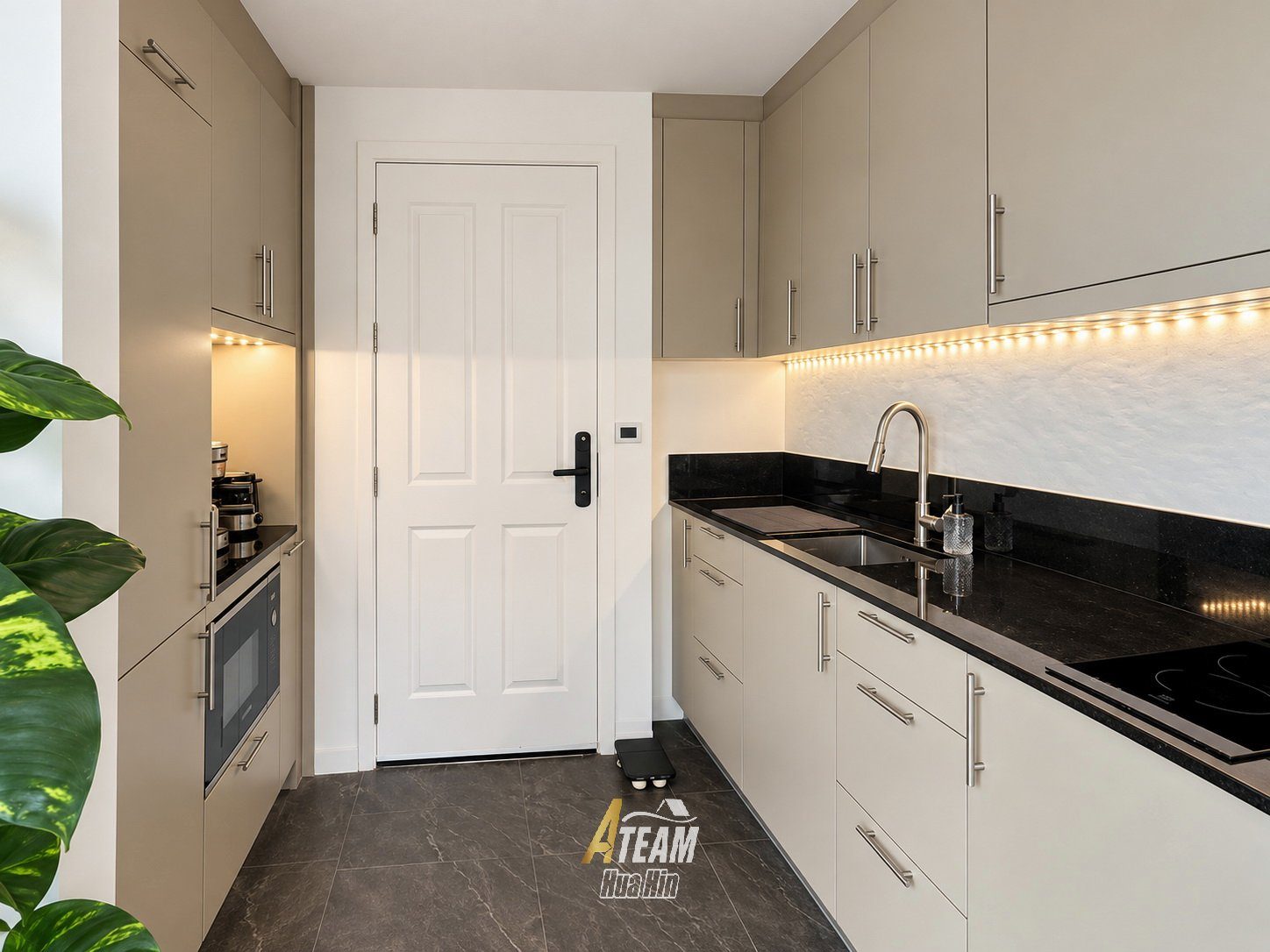 Fully Renovated Top-Floor Corner Condo at Tira Tiraa, thumbnail 5