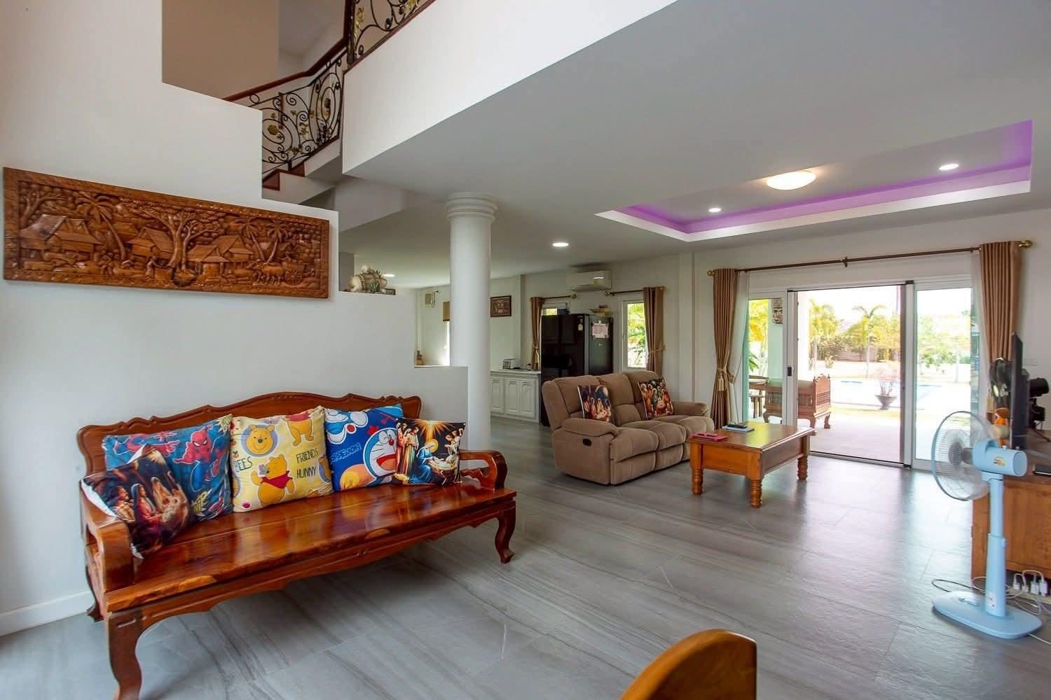 Impressive 7-Bedroom Mansion with Large Saltwater Pool in Cha-Am, thumbnail 29