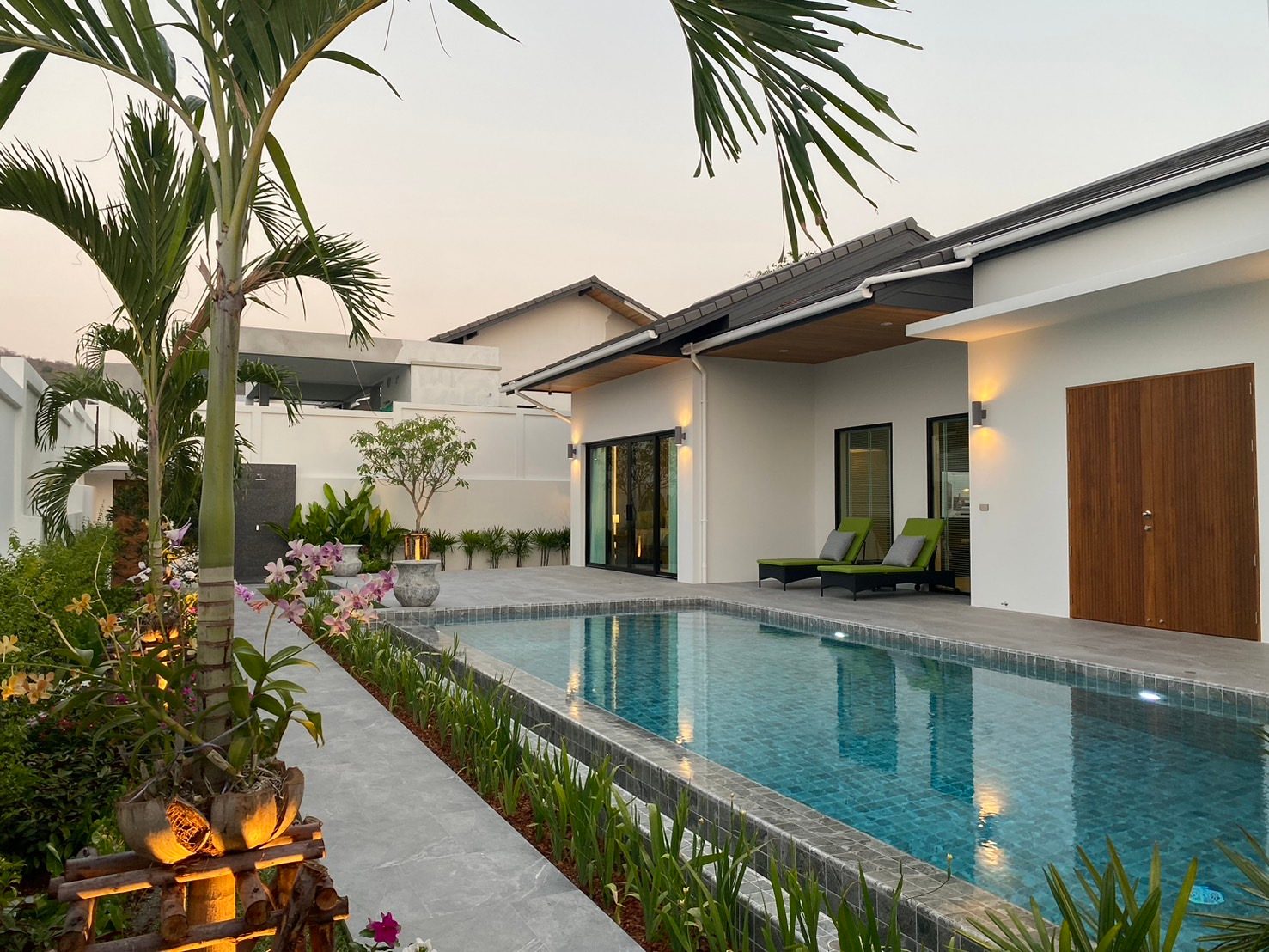 Modern 3-Bedroom Pool Villa Near Soi 102 & Pineapple Valley Golf Club, thumbnail 16