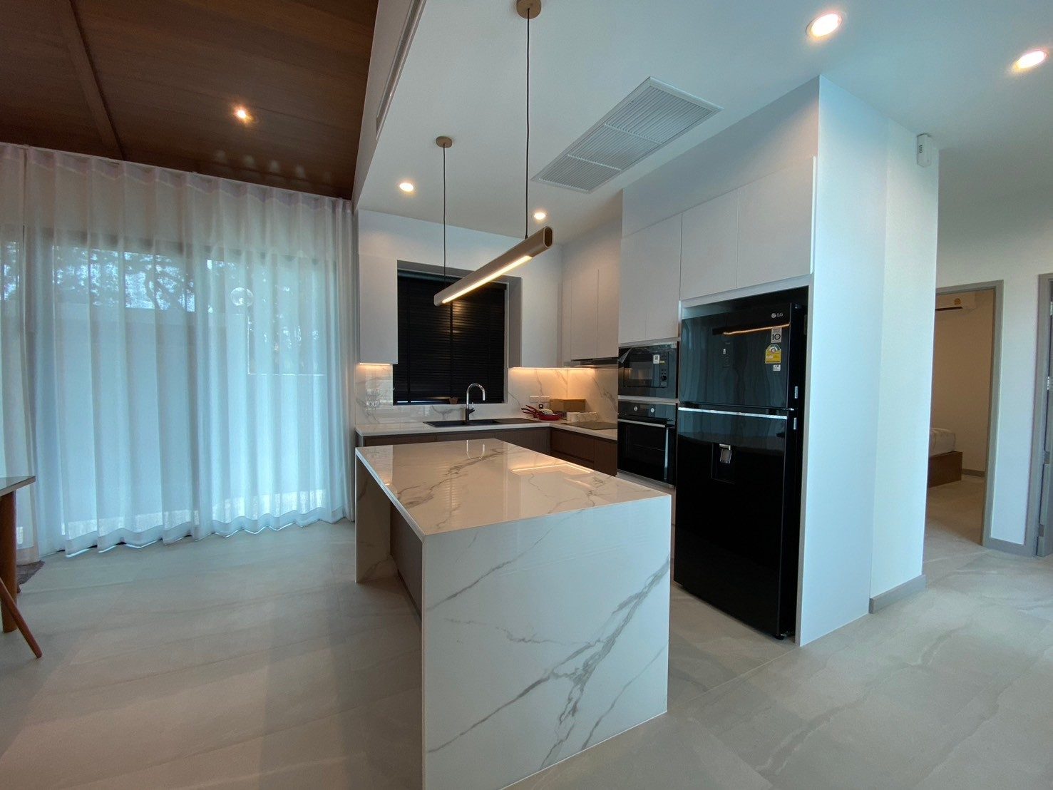 Modern 3-Bedroom Pool Villa Near Soi 102 & Pineapple Valley Golf Club, thumbnail 4